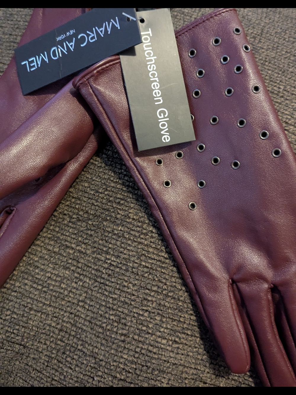 Touchscreen Leather Gloves in Wine
